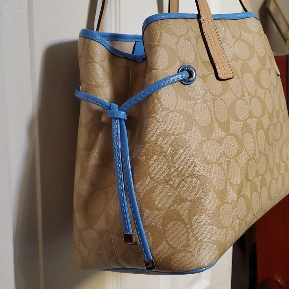 Coach Handbag ๐ - Picture 4 of 15